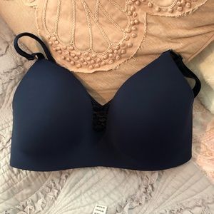 Brand New Victoria Secret Bra💙